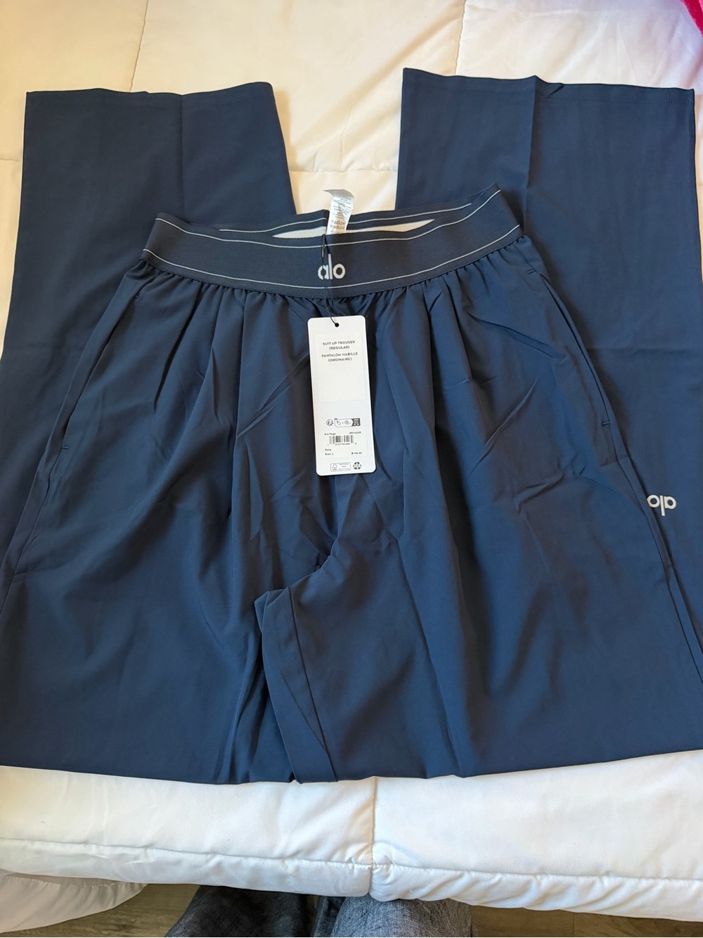 ALO Yoga women’s suit up trousers navy L